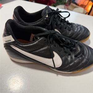 Nike Tiempo Mystic IV IC Indoor Soccer Shoes Black/Orange Size 6